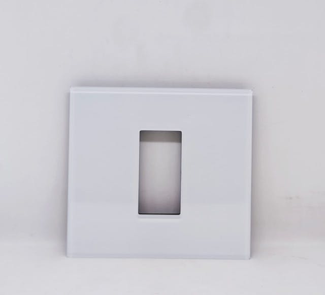 L&T Englaze 1 Module Icy White Glass Plate