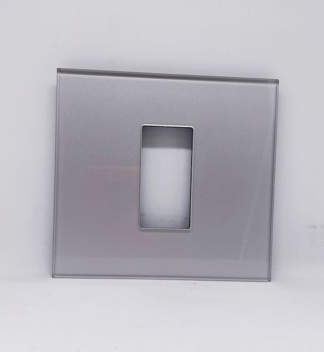L&T Englaze 1 Module Silky Silver Glass Plate