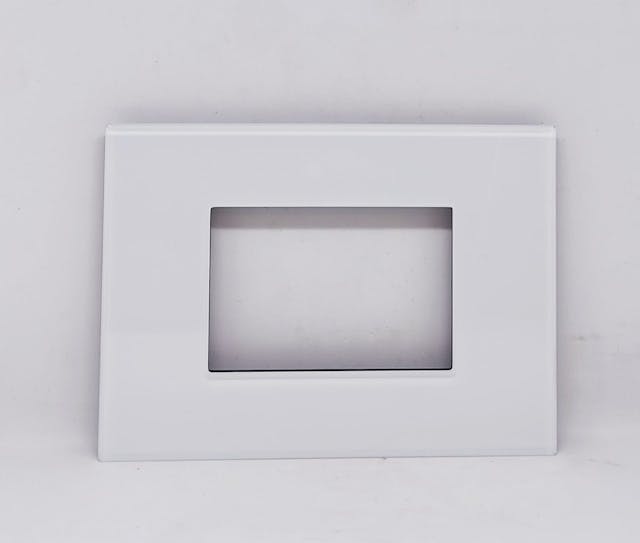 L&T Englaze 3 Module Icy White Glass Plate