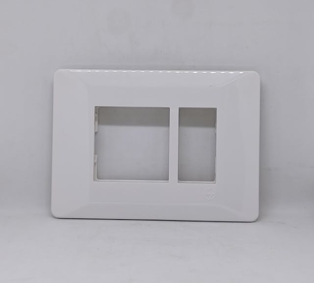L&T Entice White 3module Cover Plate with Grid Frame
