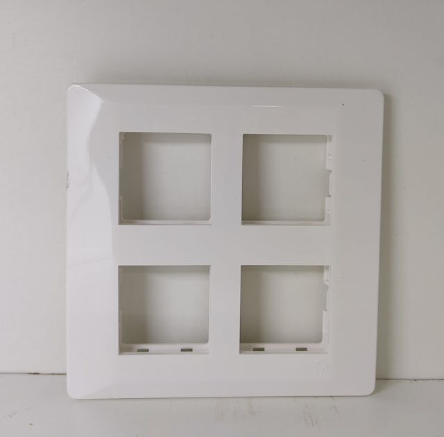 L&T Entice White 8module Square Cover Plate with Grid Frame